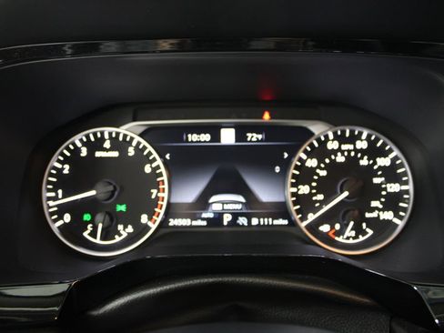 Used 2024 Nissan Pathfinder SL AWD/4WD image 43