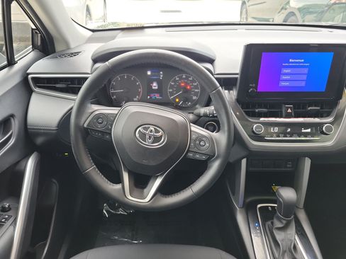 Used 2023 Toyota Corolla Cross LE w/ Moonroof Package FWD image 17