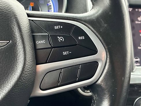 Used 2019 Chrysler 300 Touring w/ Quick Order Package 2EF image 23