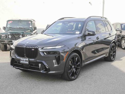 Used 2026 BMW X7 M60i image 3