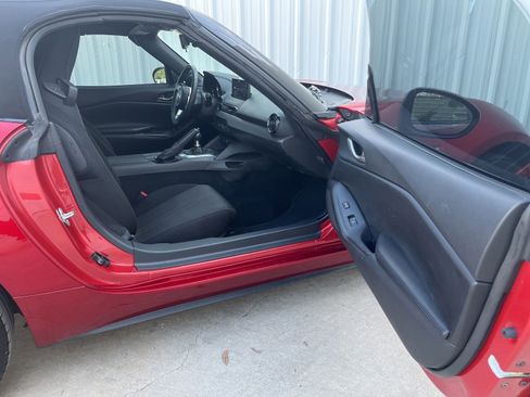 Used 2024 MAZDA MX-5 Miata Sport RWD image 13