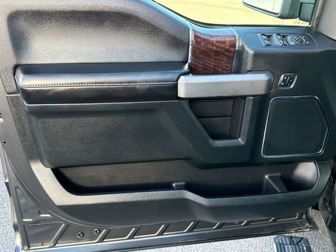 Used 2016 Ford F150 Platinum w/ Equipment Group 701A Luxury image 15