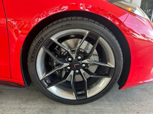 Used 2025 Chevrolet Corvette Z06 RWD image 18