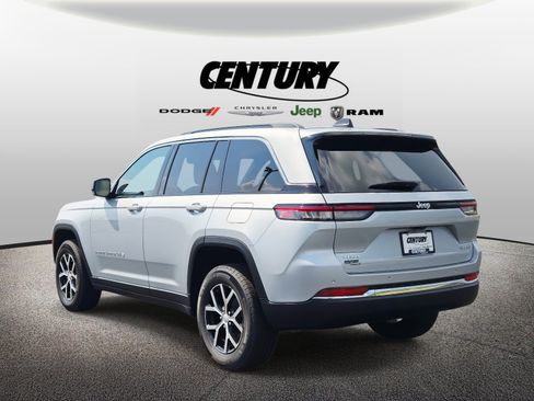 Used 2024 Jeep Grand Cherokee Limited w/ Trailer Tow Package image 6