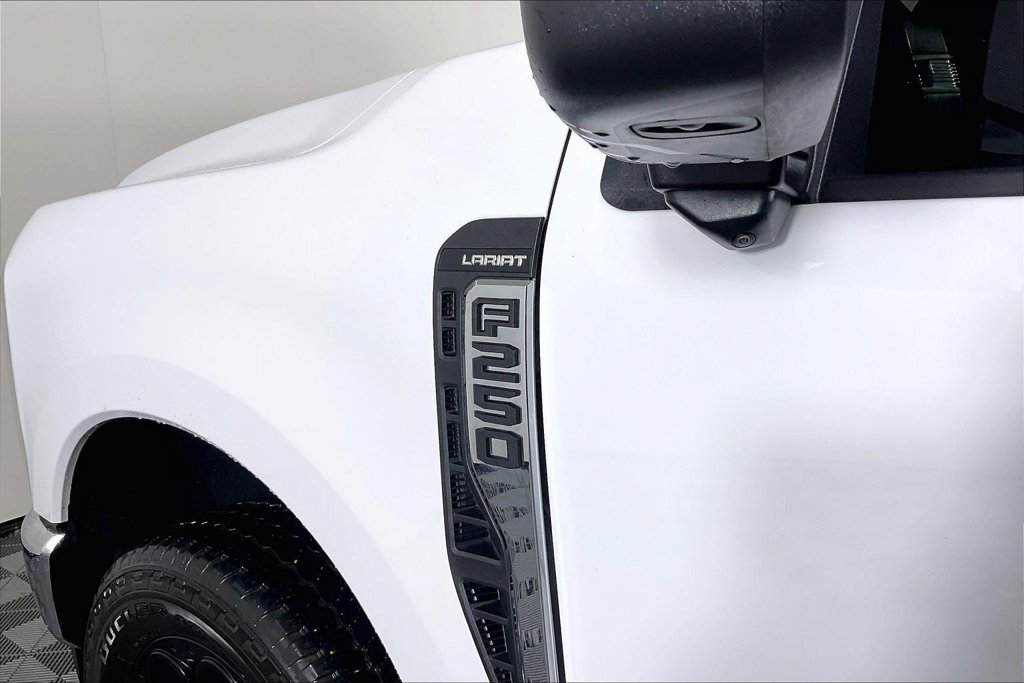 Used 2024 Ford F250 Lariat w/ FX4 Off-Road Package AWD/4WD image 20