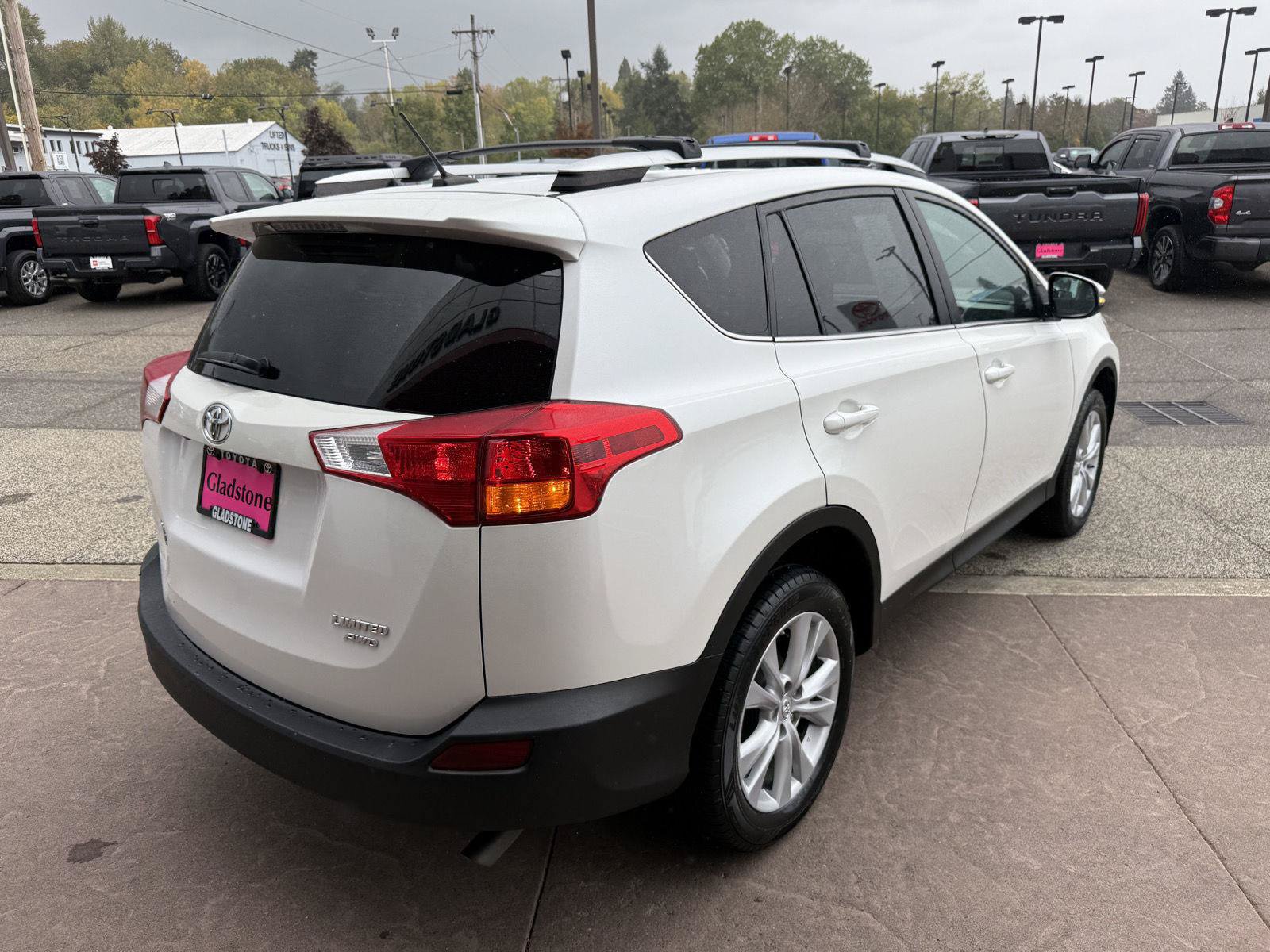 Used 2014 Toyota RAV4 Limited w/ Technology Package AWD/4WD image 4