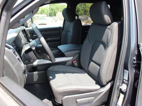 New 2026 RAM 1500 Express AWD/4WD image 5
