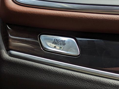 Used 2020 Buick Enclave Avenir w/ Avenir Technology Package AWD/4WD image 24