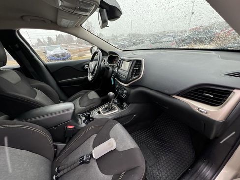 Used 2015 Jeep Cherokee Sport w/ Cold Weather Group image 28