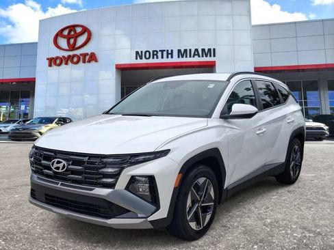 Used 2025 Hyundai Tucson SEL FWD image 2