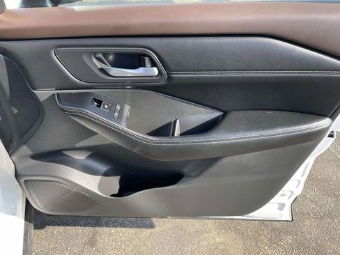 Used 2022 Nissan Rogue SL w/ SL Premium Package image 47