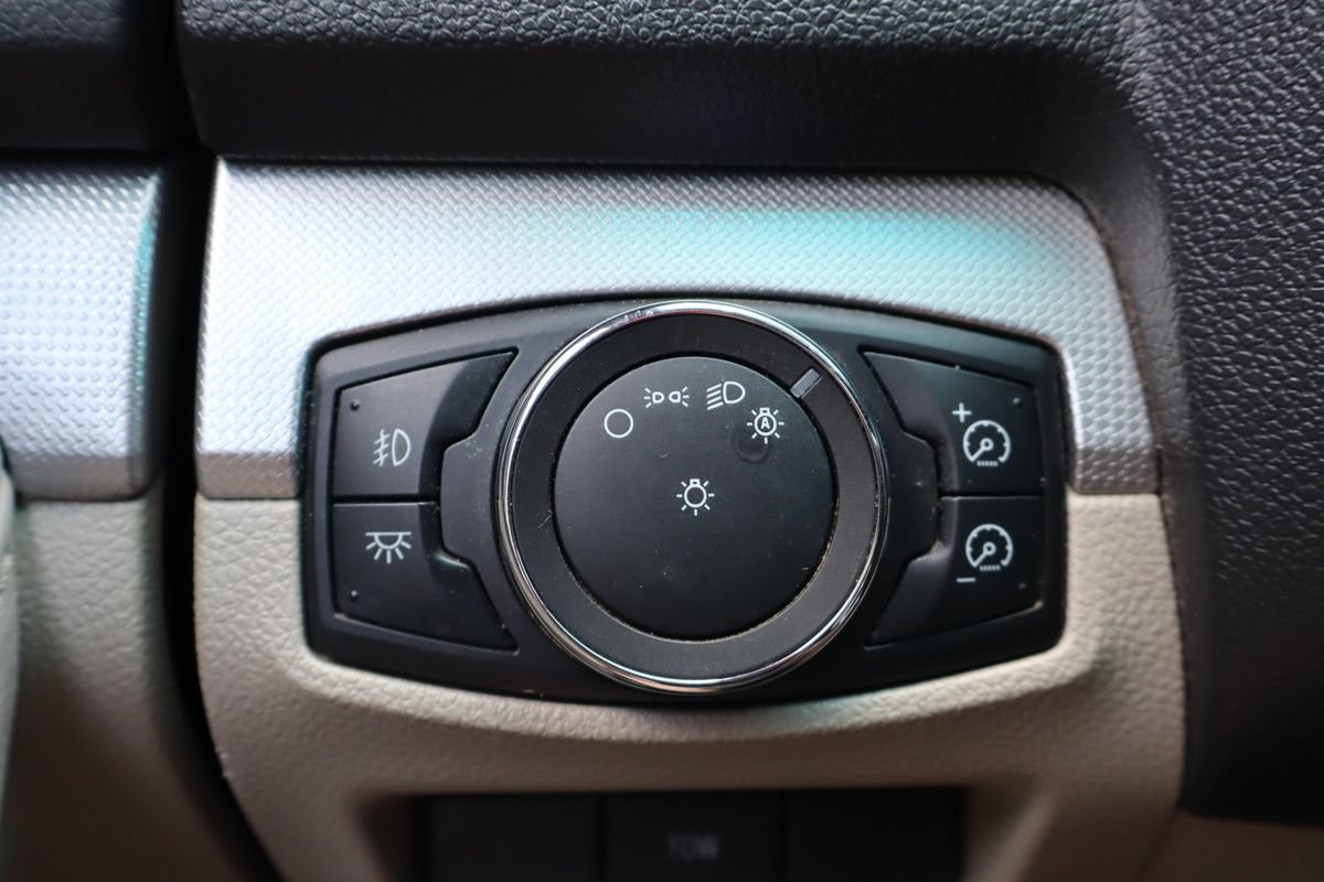 Used 2012 Ford Explorer XLT FWD image 30
