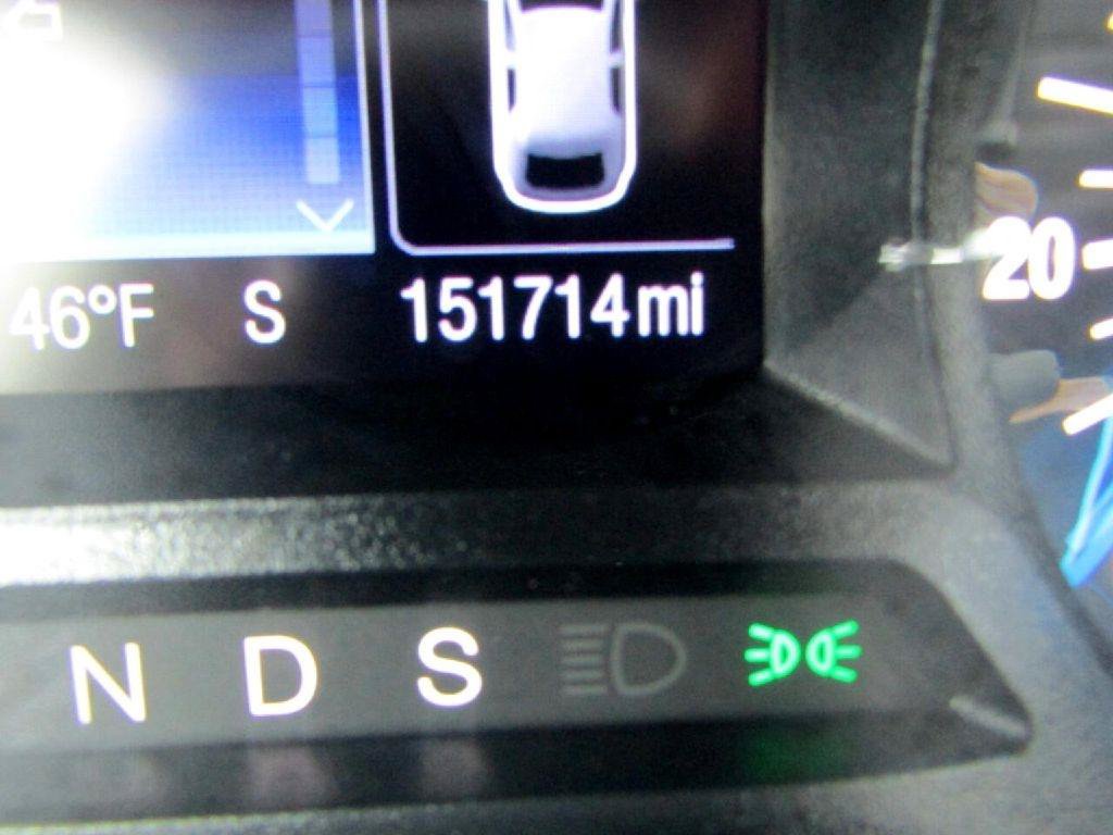Used 2016 Ford Fusion SE FWD image 25