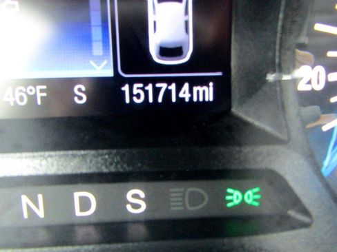 Used 2016 Ford Fusion SE FWD image 25