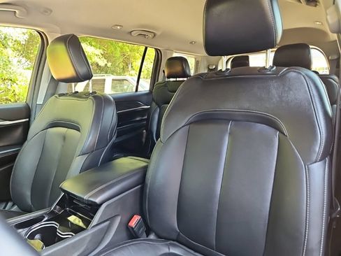 Used 2022 Jeep Grand Cherokee L Limited RWD image 23