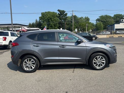 Used 2016 Hyundai Tucson SE w/ Option Group 02 AWD/4WD image 9