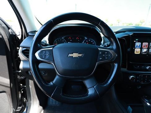 Used 2019 Chevrolet Traverse LT FWD image 11