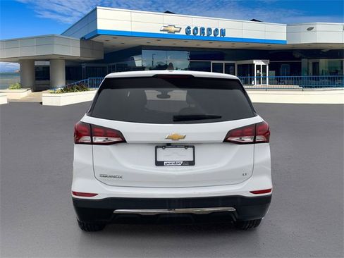 Used 2023 Chevrolet Equinox LT image 4