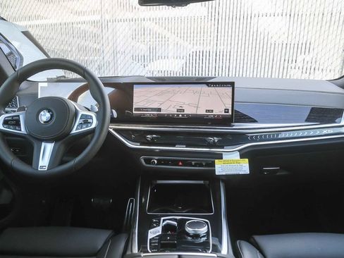 Used 2026 BMW X5 sDrive40i w/ M Sport Package RWD image 9