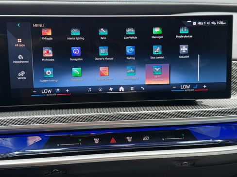 Used 2023 BMW i7 xDrive60 AWD/4WD image 28