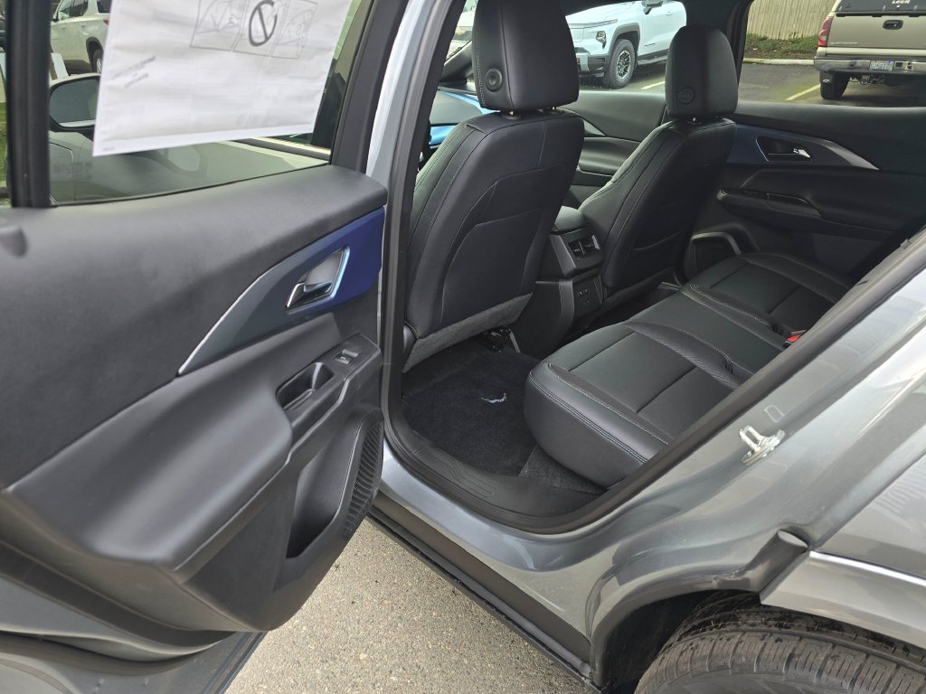 New 2026 Chevrolet Equinox EV LT w/ Convenience Package II AWD/4WD image 17