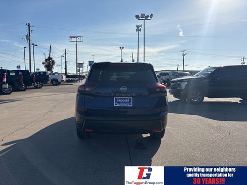 Used 2025 Nissan Rogue SV image 7