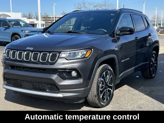 Used 2023 Jeep Compass Limited AWD/4WD image 3