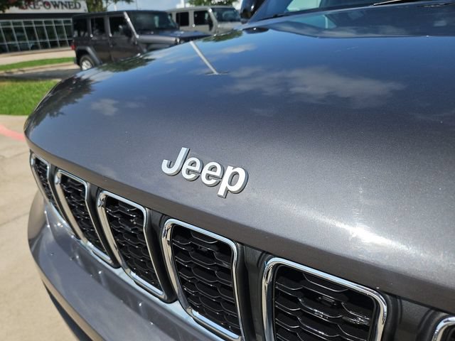 Used 2024 Jeep Grand Cherokee L Laredo AWD/4WD image 27