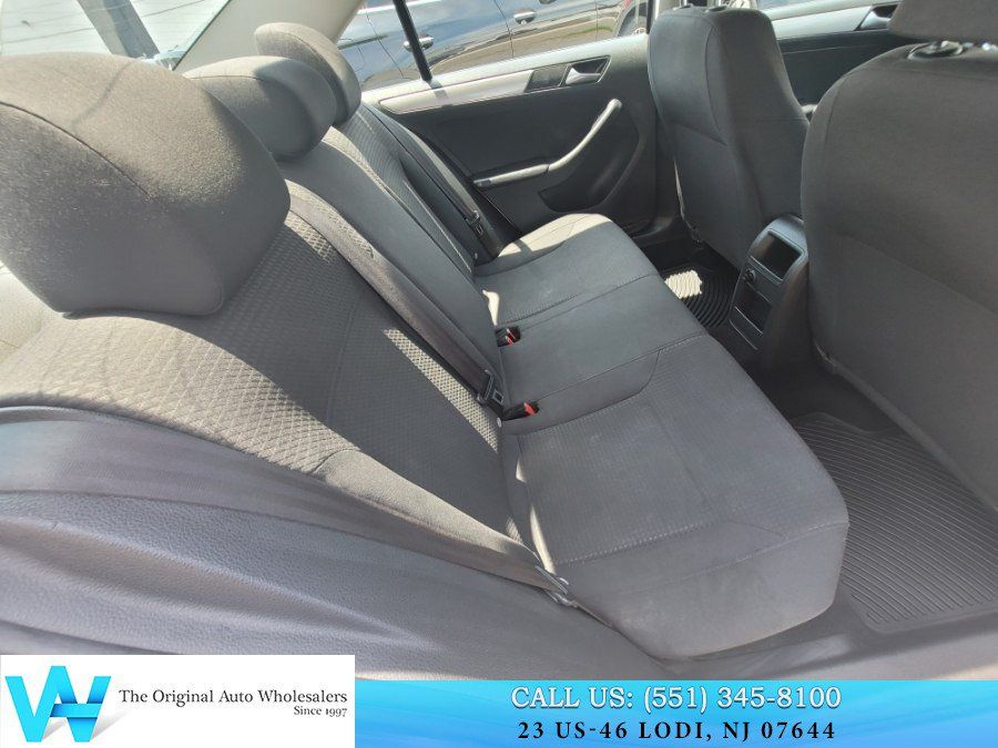 Used 2015 Volkswagen Jetta SE FWD image 17