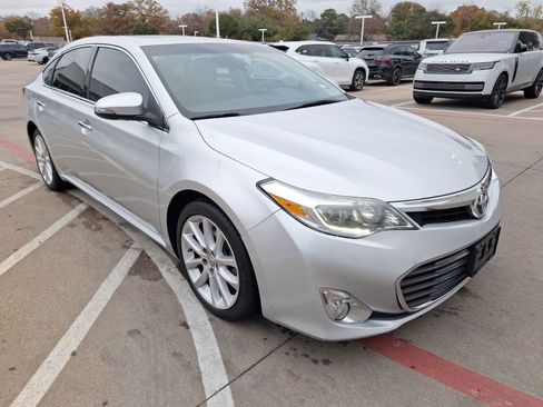 Used 2013 Toyota Avalon Limited image 9
