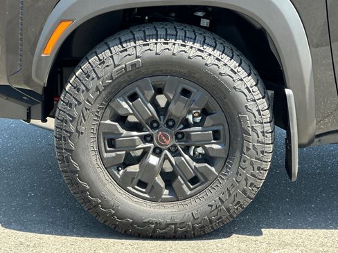 Used 2022 Nissan Frontier PRO-4X image 25