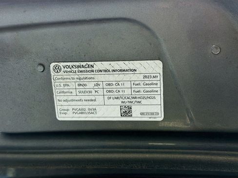Used 2023 Volkswagen Tiguan SE FWD image 17