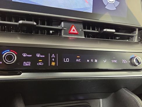 Certified 2023 Kia Sportage EX AWD/4WD image 18