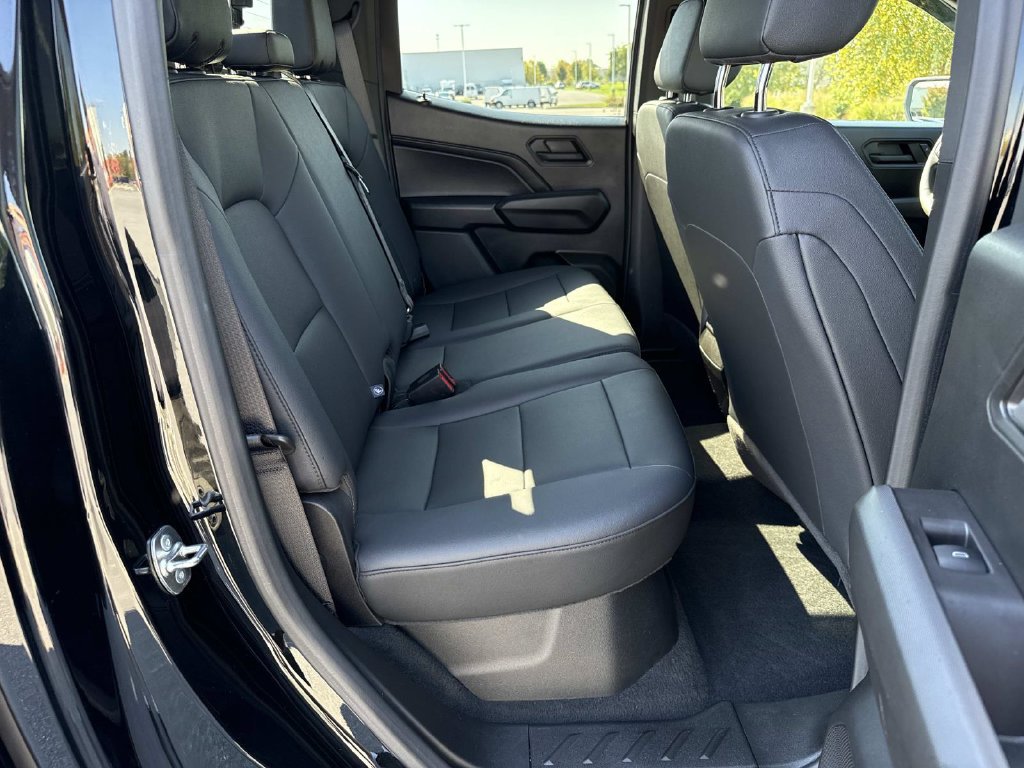 Used 2024 Chevrolet Colorado Trail Boss w/ Advanced Trailering Package AWD/4WD image 20