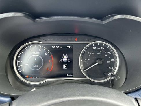 Used 2025 Nissan Versa SV w/ Trunk Package image 26