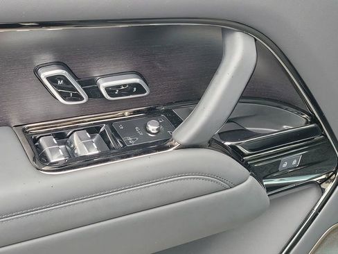 New 2026 Land Rover Range Rover SV image 24