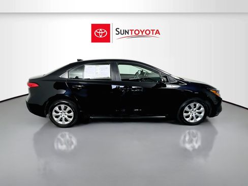 Used 2026 Toyota Corolla LE FWD image 2