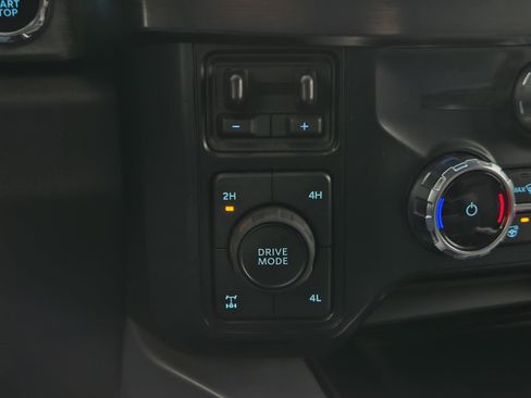 Used 2025 Ford F250 Lariat w/ Chrome Package image 23