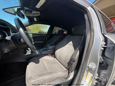 Used 2015 Dodge Charger SXT RWD image 10