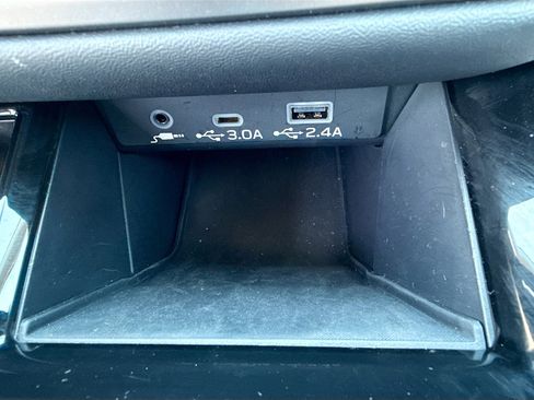 Certified 2025 Subaru Legacy Limited image 31