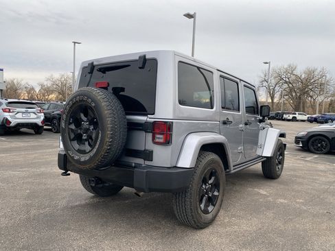 Used 2015 Jeep Wrangler Unlimited Sahara image 7