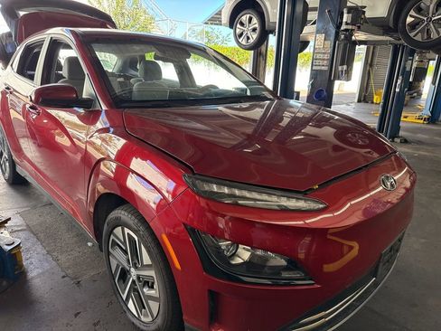 Used 2023 Hyundai Kona SEL image 3