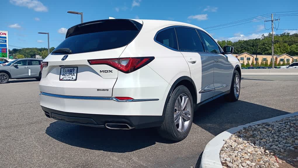 Used 2023 Acura MDX SH-AWD image 5