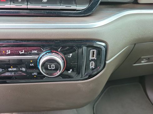 Used 2025 GMC Sierra 1500 SLT AWD/4WD image 14