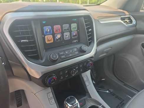 Used 2017 GMC Acadia SLT w/ LPO, Cargo Package FWD image 21