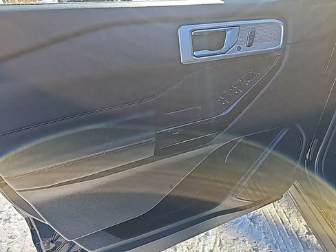 Used 2023 Ford Explorer ST-Line w/ Class IV Trailer Tow Package image 17