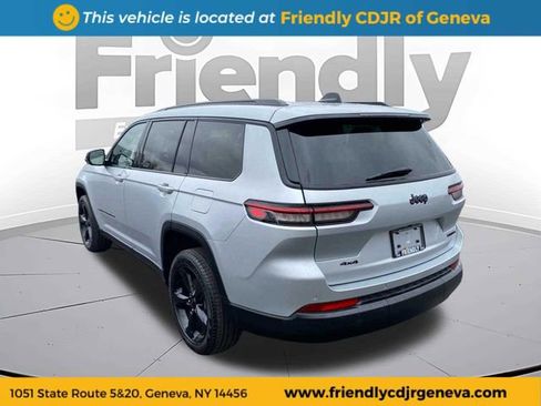 Used 2023 Jeep Grand Cherokee L Limited w/ Black Appearance Package image 7