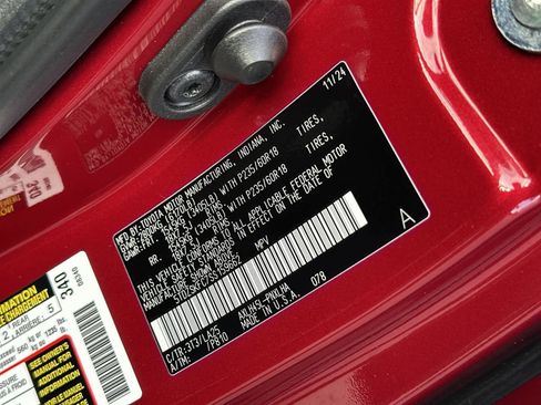 Used 2025 Toyota Sienna Limited image 22