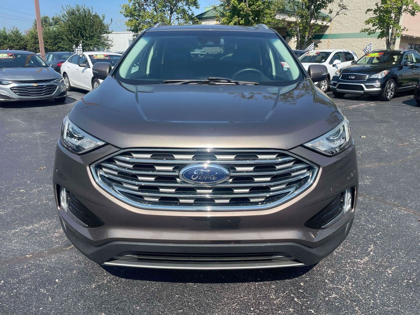 Used 2019 Ford Edge Titanium FWD image 2