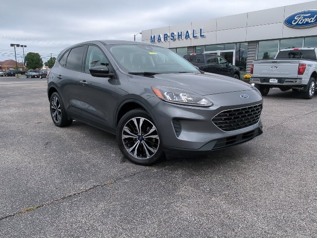 Used 2022 Ford Escape SE w/ SE Sport Appearance Package AWD/4WD image 3